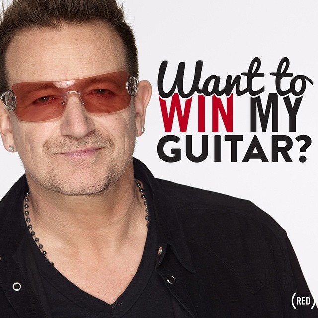 Backstage avec Bono et sa guitare contre un don